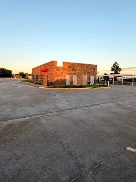More Photos Of 609 S Coblake St, Apache Fast Food For Sale