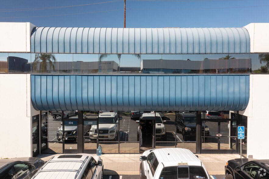 More Photos Of 5100 E La Palma Ave, Anaheim Light Manufacturing For Lease