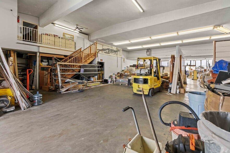 More Photos Of 979 S La Brea Ave, Inglewood Freestanding For Sale