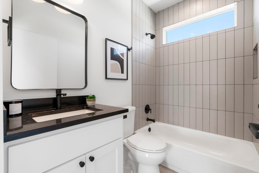 More Photos Of 1167-1169 Bedford St, Austin Apartments For Sale