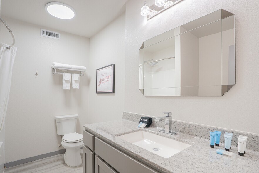 More Photos Of 632 Mount Rushmore Rd, Custer Specialty For Sale