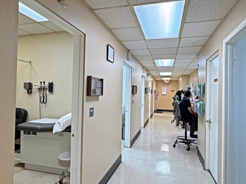 More Photos Of 1904 N Orange Grove Ave, Pomona Medical For Sale