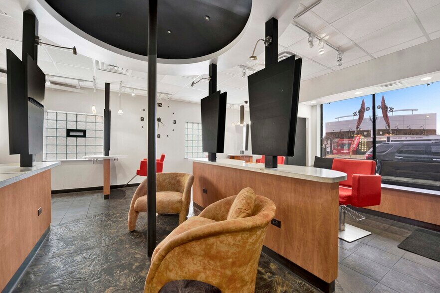 More Photos Of 5037 N Harlem Ave, Chicago General Retail For Lease