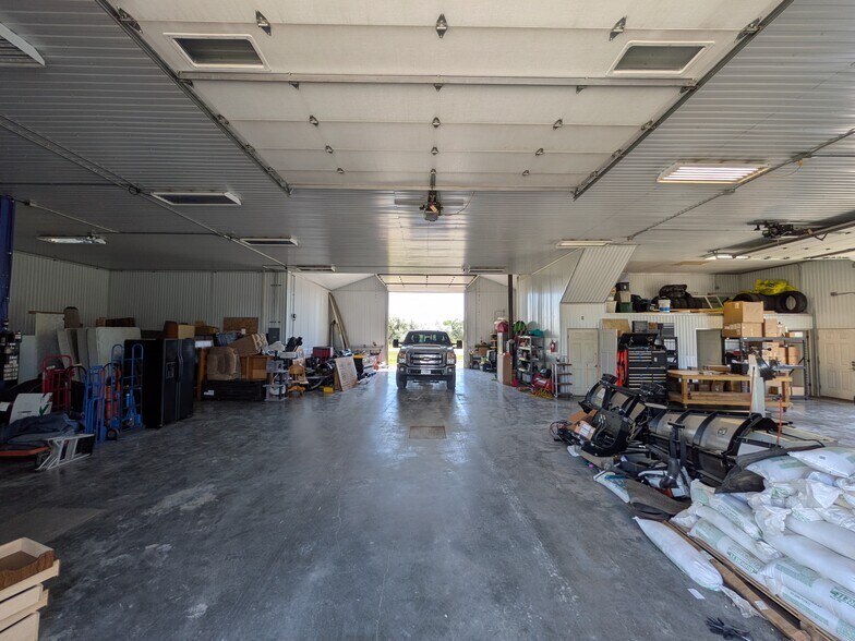 More Photos Of 6891 Grand Ave, Billings Service For Lease