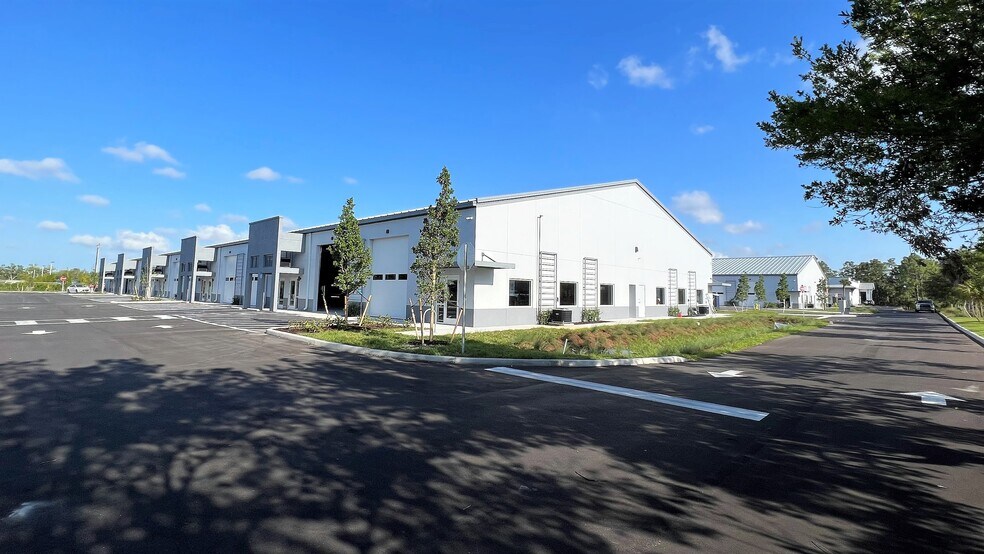 More Photos Of 3933 Tollhouse Dr, Naples Warehouse For Sale
