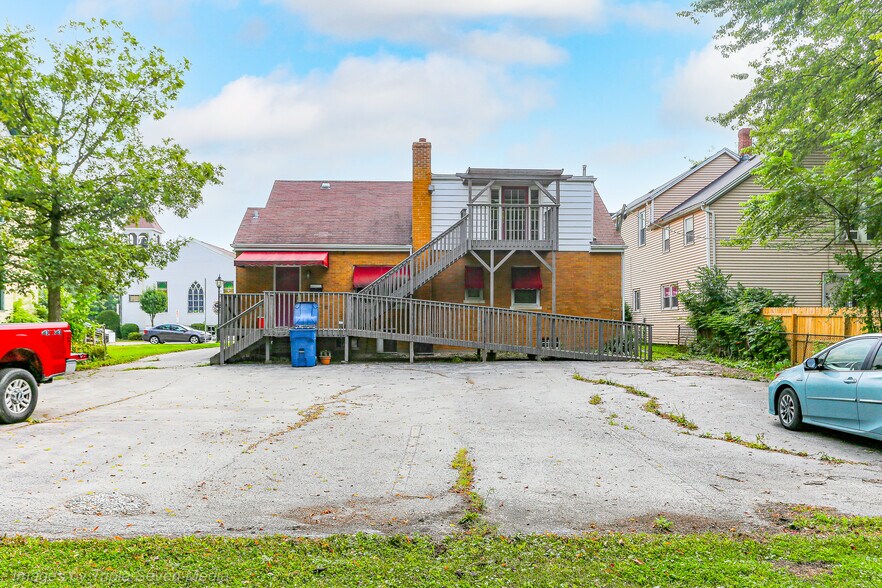 More Photos Of 1328 Main St, Crete Office For Sale