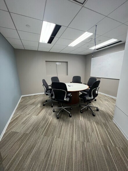 More Photos Of 800 Connecticut Ave NW, Washington Office For Lease