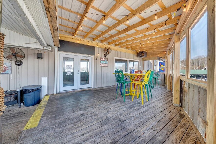 More Photos Of 2200 Old Salem School Rd, Union Hall Marina For Sale