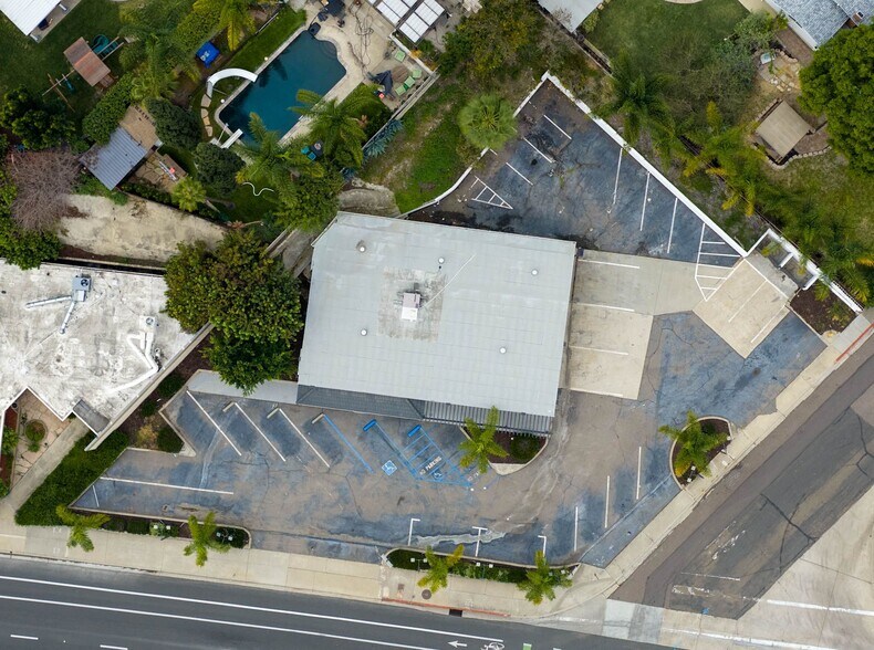 More Photos Of 7658 University Ave, La Mesa Auto Dealership For Lease