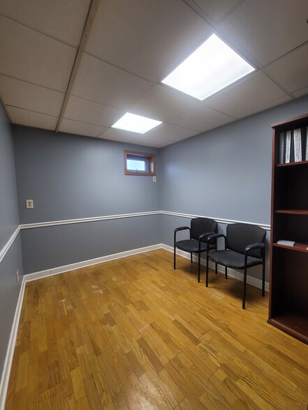 More Photos Of 14340 S La Grange Rd, Orland Park Office Residential For Sale