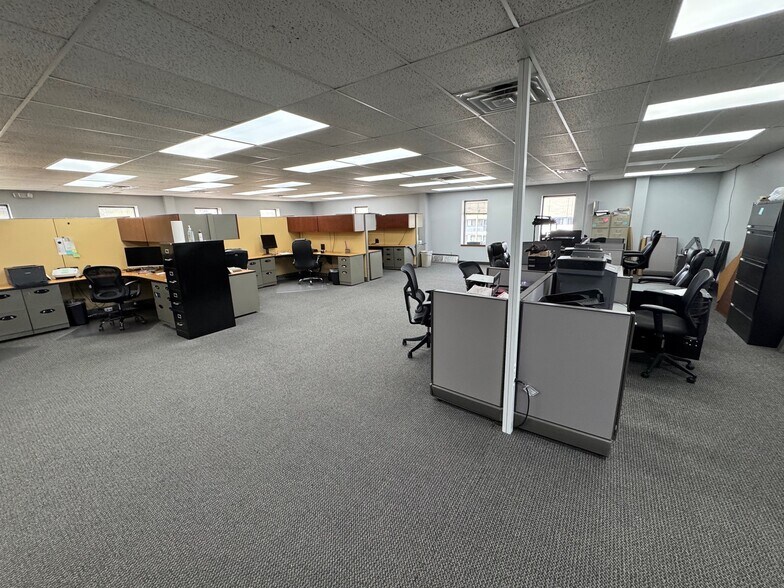 More Photos Of 13720 E 42nd Ter, Independence Office For Sale