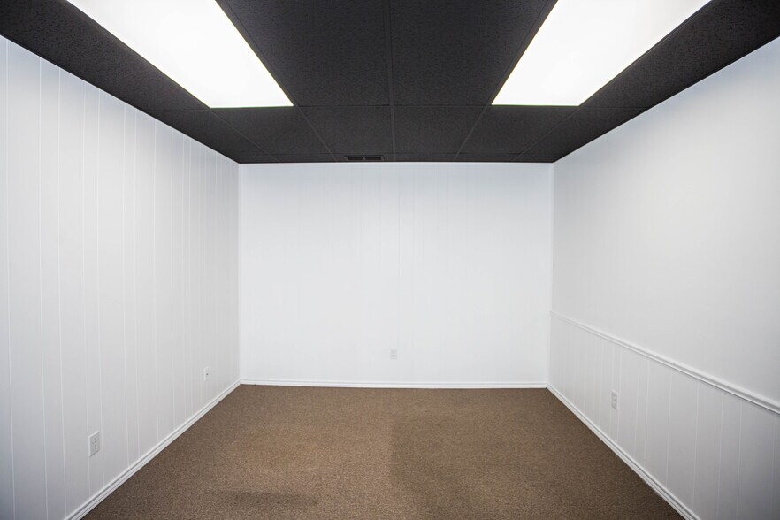 More Photos Of 2811 74th St, Lubbock Office Residential For Sale