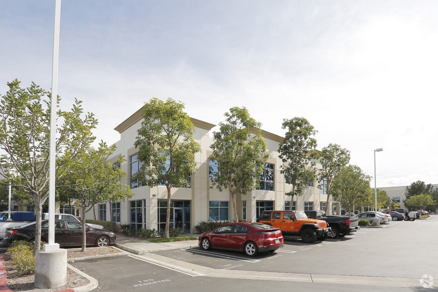 More Photos Of 26150 Enterprise Way, Lake Forest Light Manufacturing For Lease
