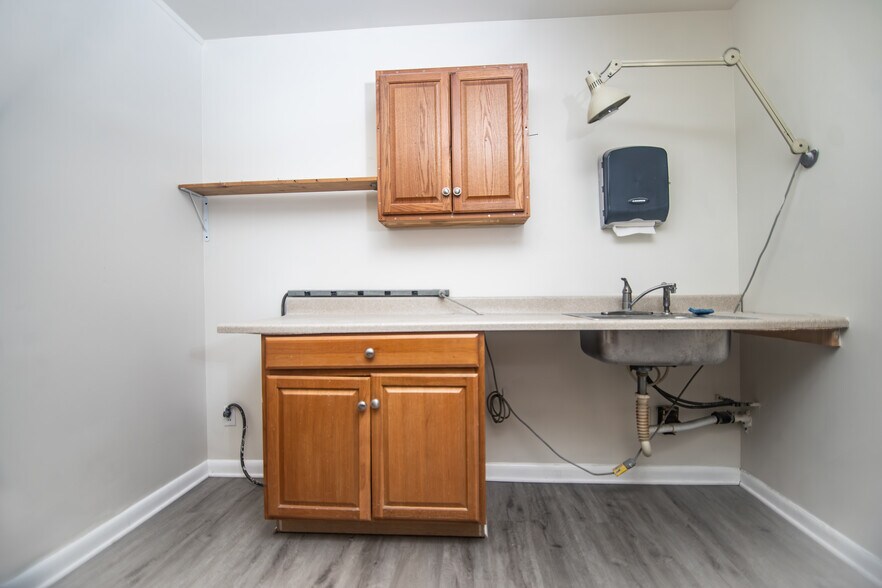 More Photos Of 5202 Baltimore National Pike, Catonsville Office For Sale