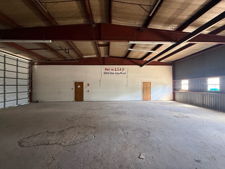 More Photos Of 107 S Lee St, Fredericksburg Flex For Lease