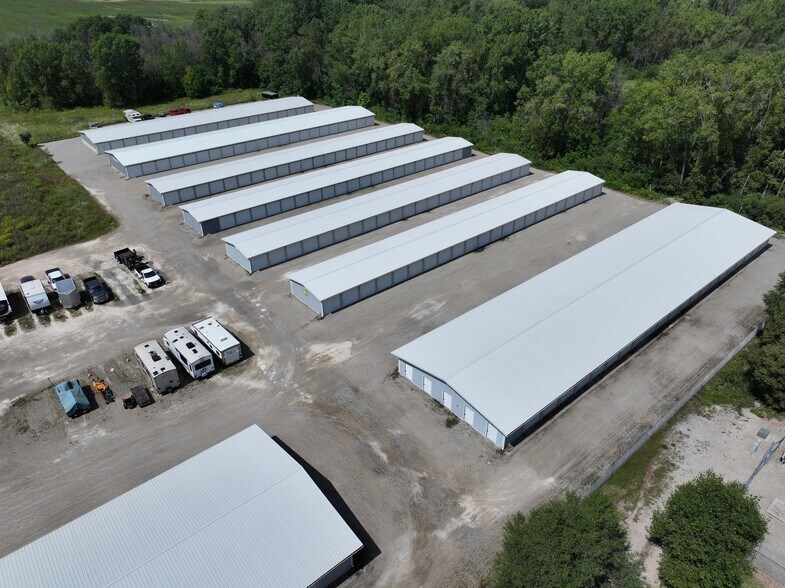 More Photos Of 1816 W Northland Ave, Grand Chute Self Storage For Sale