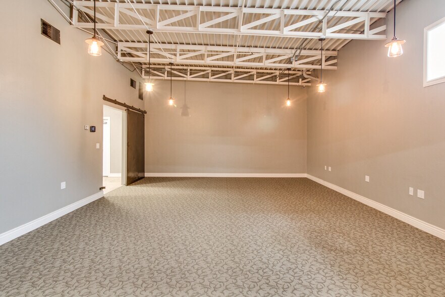 More Photos Of 1320 E Columbia Ave, Battle Creek Manufacturing For Sale