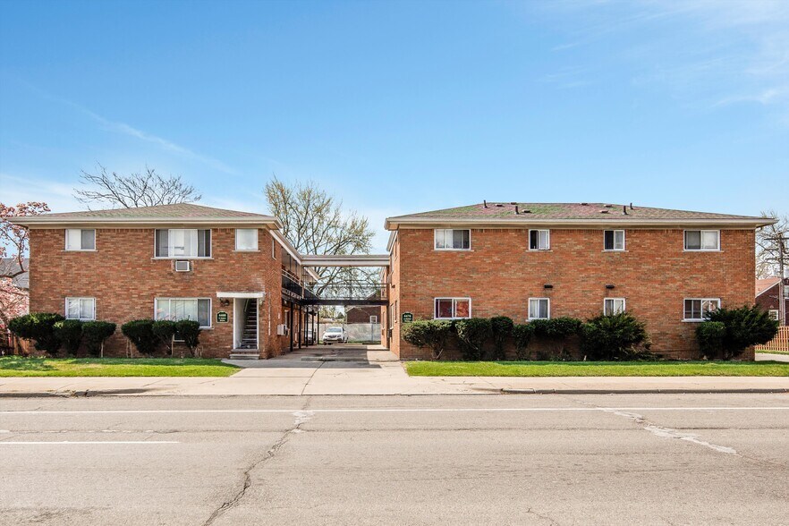 More Photos Of 4470-4480 E Outer Dr, Detroit Apartments For Sale