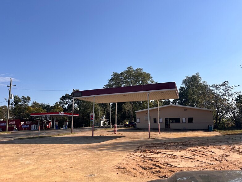 More Photos Of 116 S Arkansas Ave, Bloomburg Convenience Store For Sale