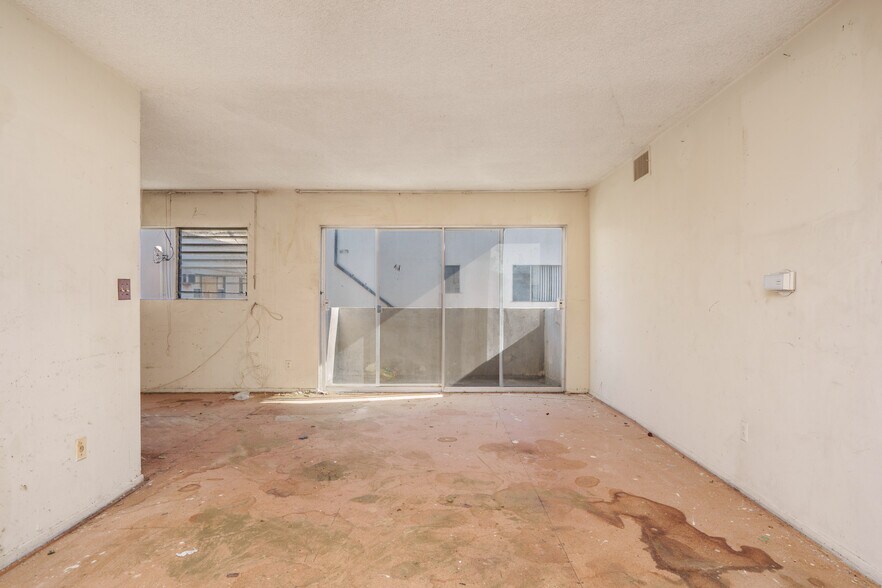 More Photos Of 406 S St Andrews Pl, Los Angeles Apartments For Sale