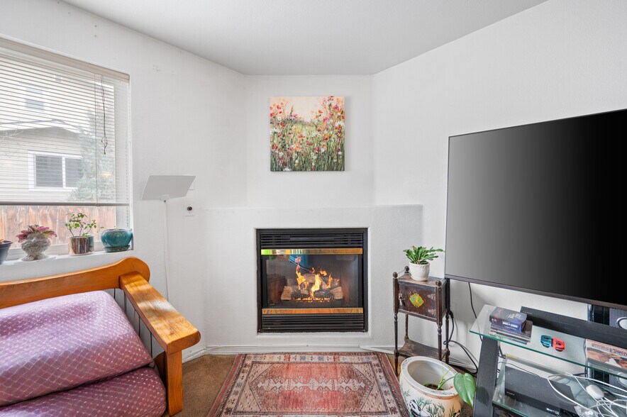 More Photos Of 2150 SW Canyon Dr, Redmond Apartments For Sale