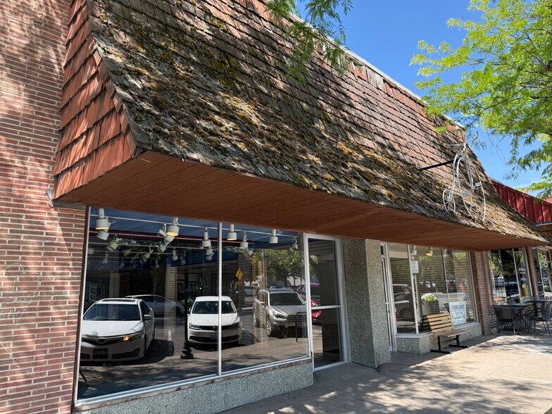 More Photos Of 513 S Main St, Moscow Storefront For Sale