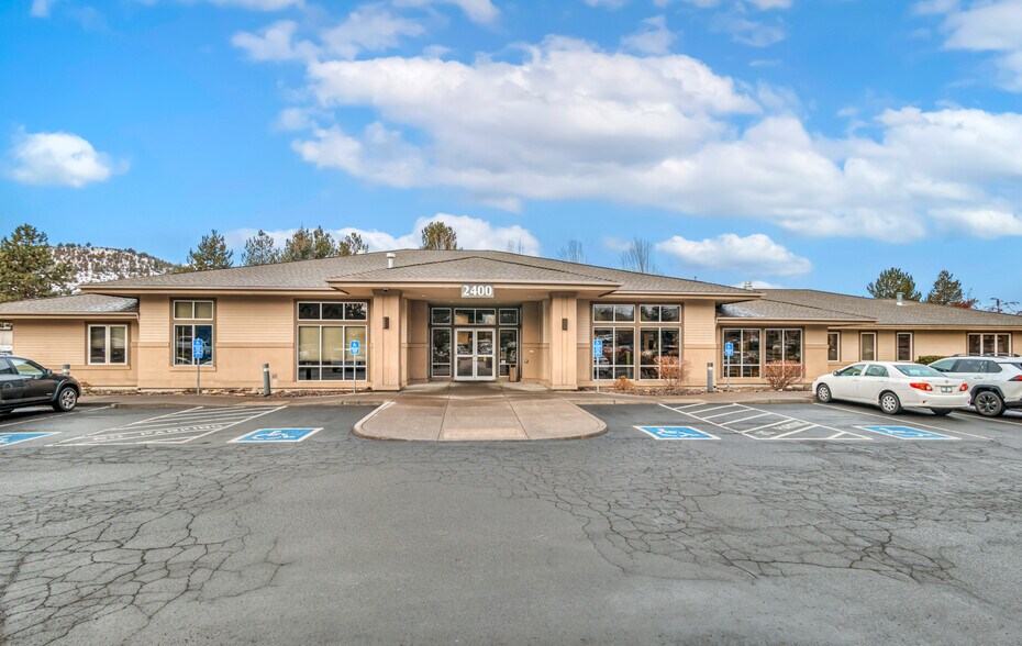 More Photos Of 2400 NE Neff Rd, Bend Medical For Lease