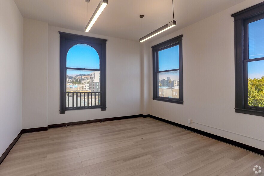 More Photos Of 2940 16th St, San Francisco Loft Creative Space For Lease