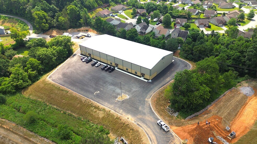 More Photos Of 3030 Amherst Rd, Knoxville Flex For Lease