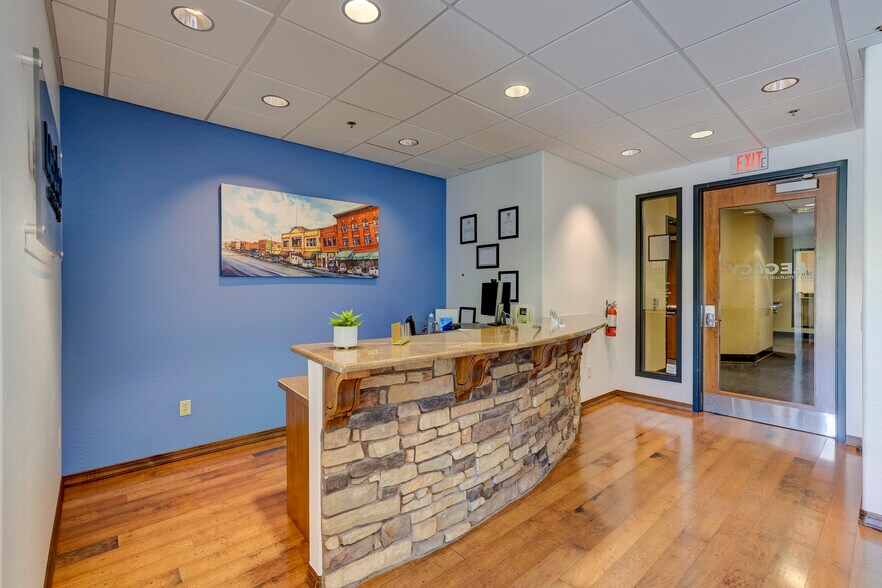 More Photos Of 325 W Gurley St, Prescott Office For Lease