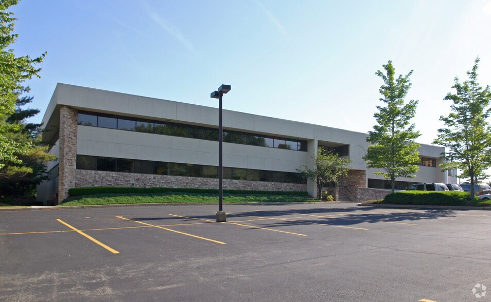 Primary Photo Of 10 Leopard Rd, Paoli Coworking Space