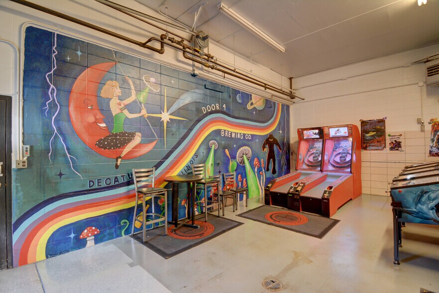 More Photos Of 1234 W Cerro Gordo St, Decatur Restaurant For Sale