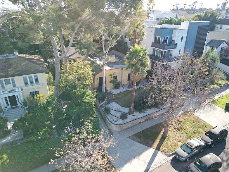 More Photos Of 200-208 S Westmoreland Ave, Los Angeles Multifamily For Sale