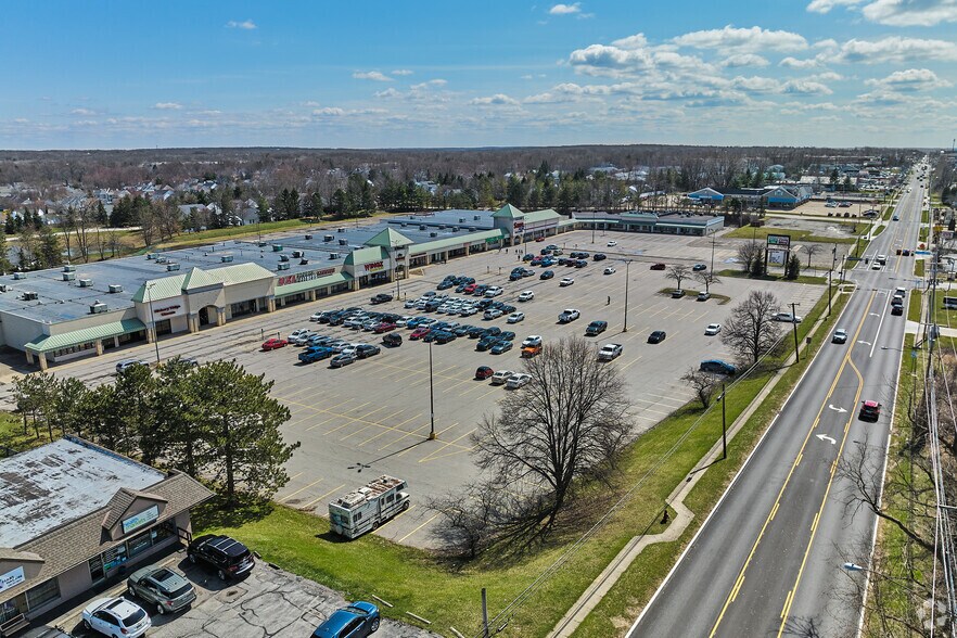 More Photos Of 1051-1085 Pearl Rd, Brunswick Storefront For Sale