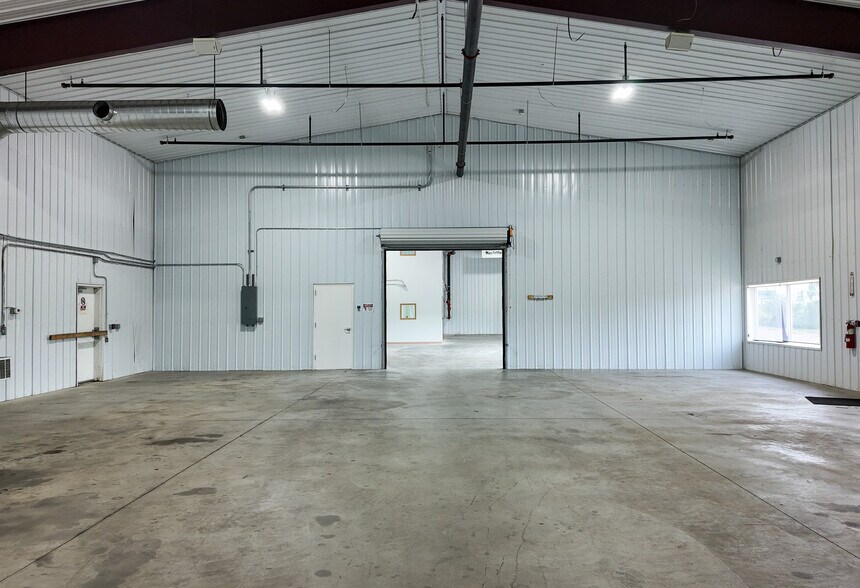More Photos Of 47054 104th St, Sioux Falls Warehouse For Lease