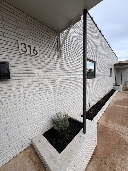 More Photos Of 316 Bonner Ave, Tyler Office For Lease