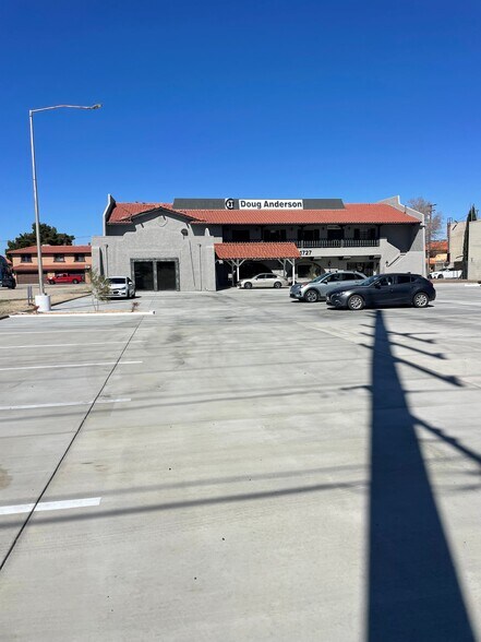 More Photos Of 1727 W Avenue K, Lancaster Office For Sale