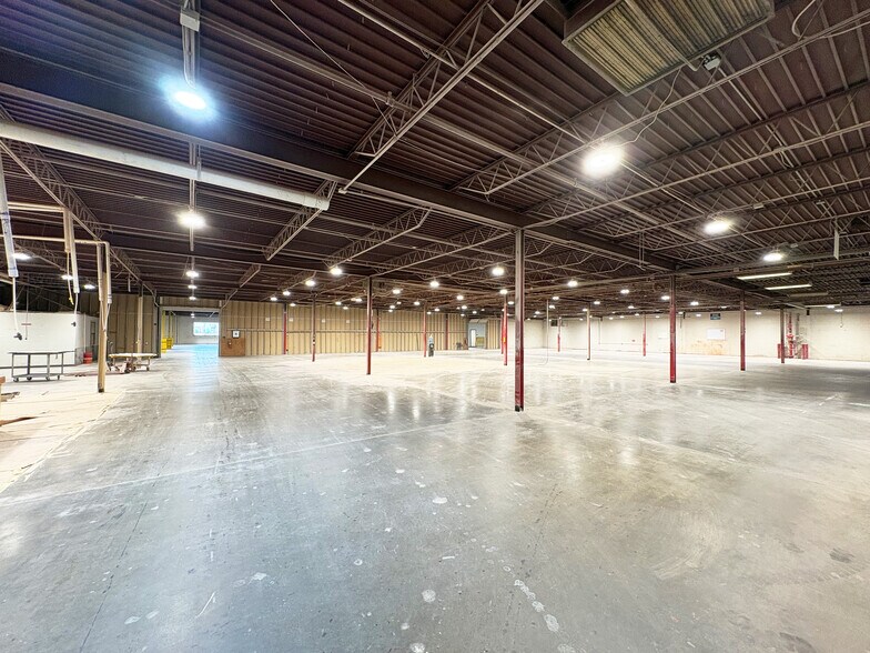 More Photos Of 3949 NW 36th St, Oklahoma City Manufacturing For Sale