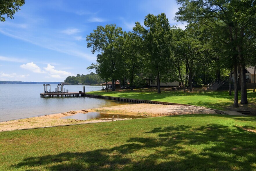 More Photos Of 108 E Barker Creek Dr, Scroggins Specialty For Sale