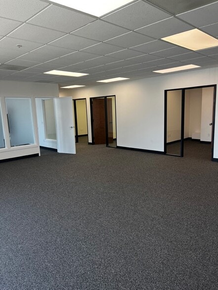 More Photos Of 819 Cowan Rd, Burlingame Light Manufacturing For Lease