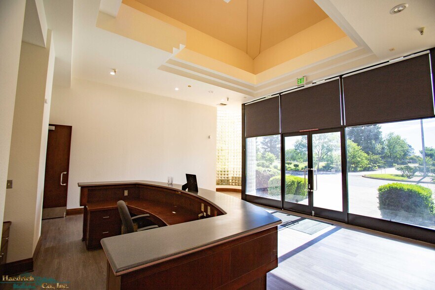 More Photos Of 5800 Airport Rd, Redding Warehouse For Lease