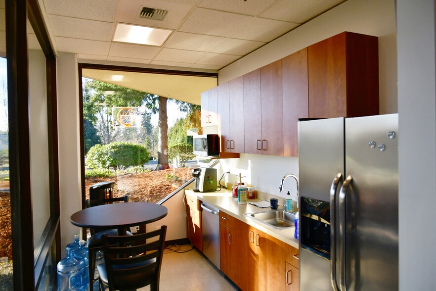 More Photos Of 33434 8th Ave S, Federal Way Office For Lease