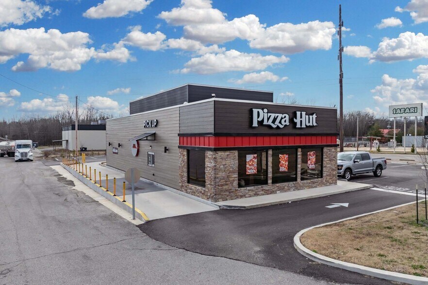 Primary Photo Of 904 US-72, Corinth Restaurant For Sale