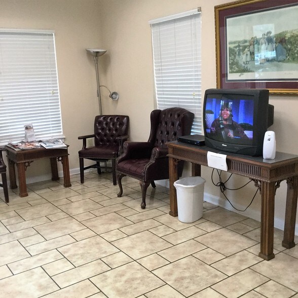 More Photos Of 6285 Garden Walk Blvd, Riverdale Medical For Lease