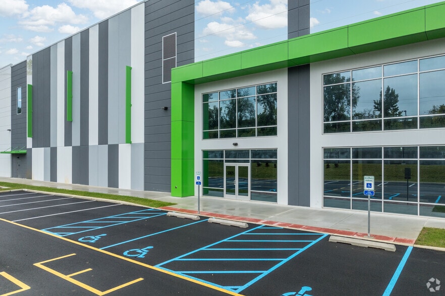 More Photos Of 333 Naamans Rd, Claymont Distribution For Sale