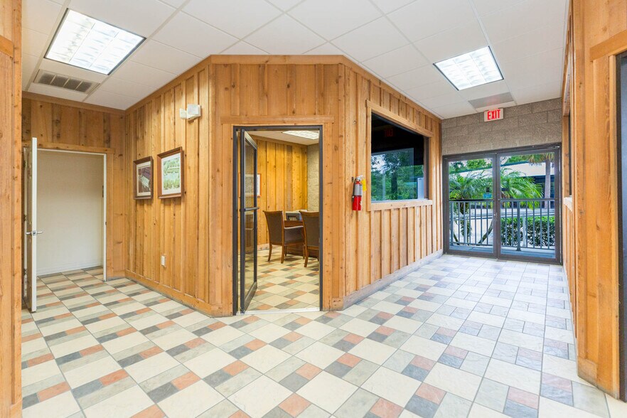 More Photos Of 13815 21st St, Dade City Auto Dealership For Sale