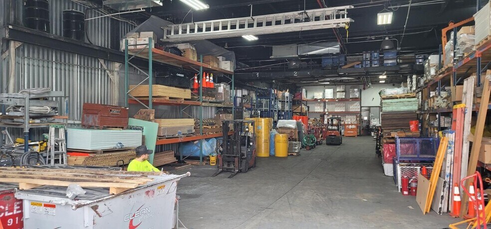 More Photos Of 4947 31st St, Long Island City Warehouse For Lease
