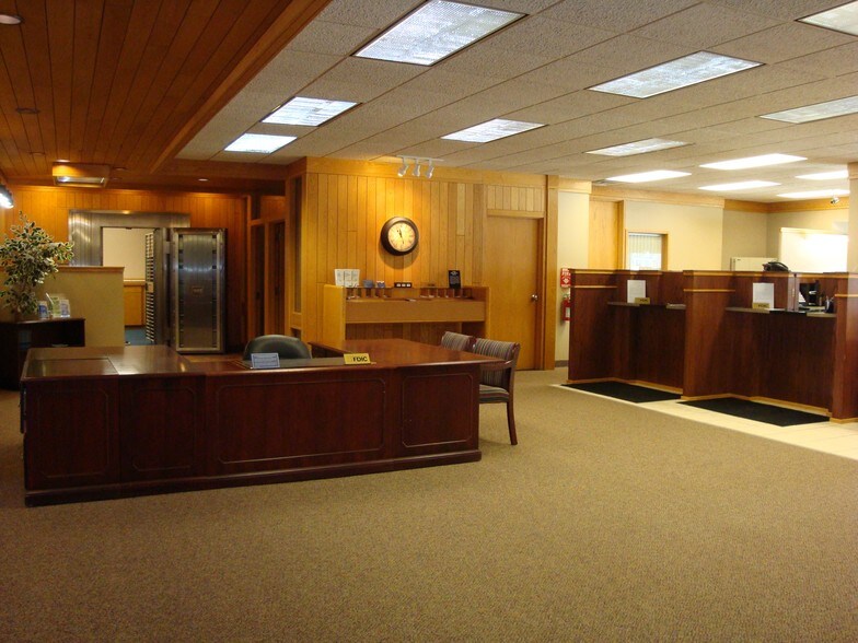 More Photos Of 300 E Saint Germain St, Saint Cloud Office For Lease