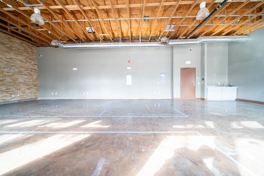 More Photos Of 27 Devine St, San Jose Storefront Retail Office For Sale