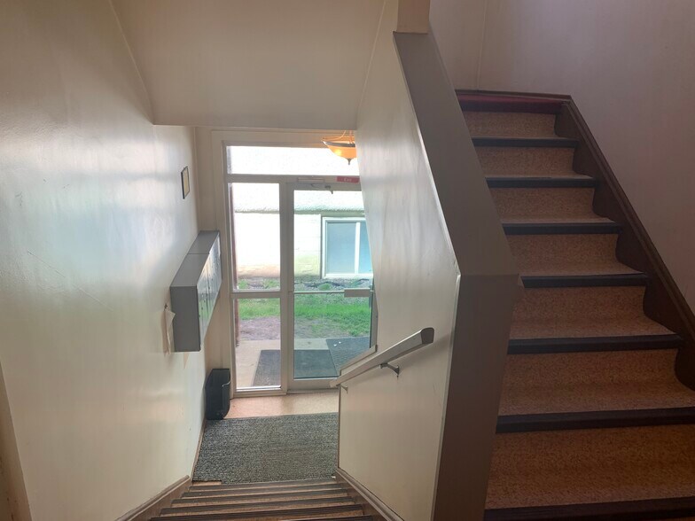 More Photos Of 11112 124th St NW, Edmonton Apartments For Sale